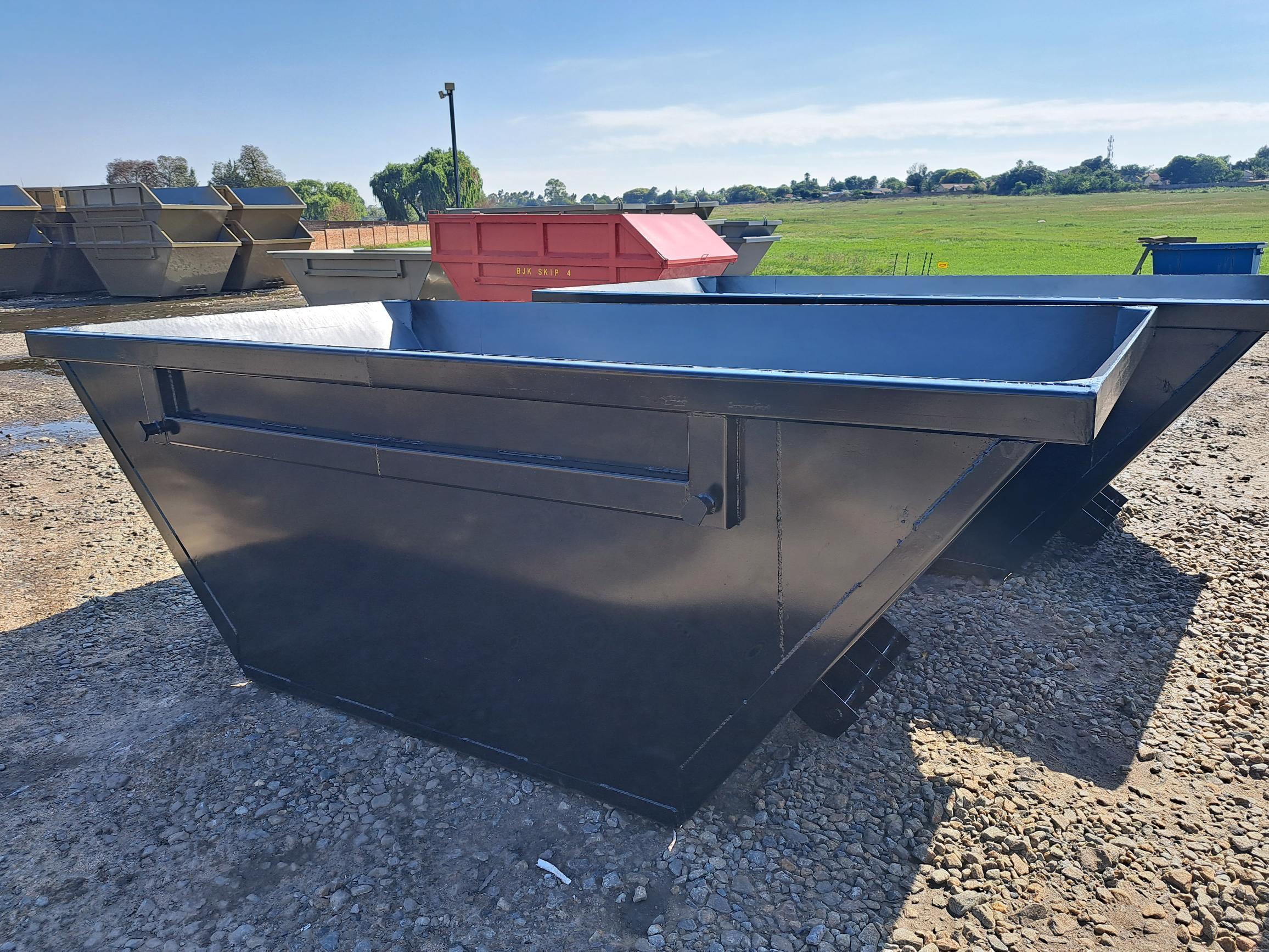 6 Cube 4mm steel (compatible with skip loader trucks)