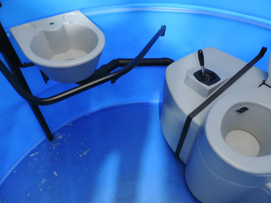 Paraplegic Portable Toilet - Image 2