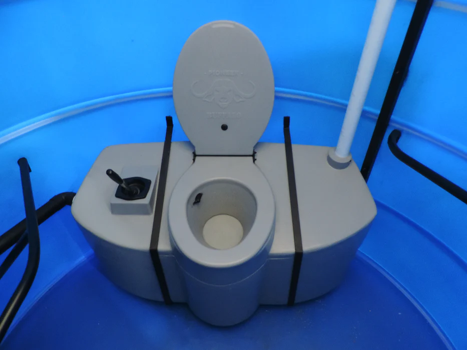 Paraplegic Portable Toilet - Image 3