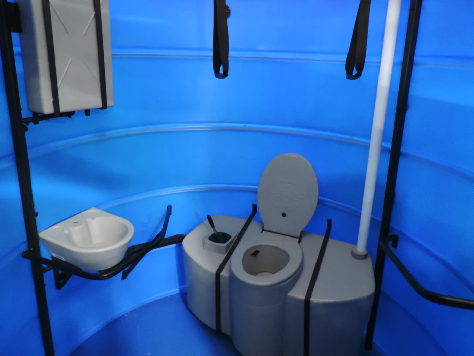 Paraplegic Portable Toilet - Image 5