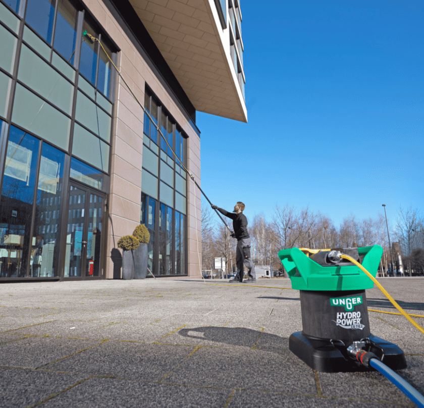 Unger NLite Pure Water Solar Panel Cleaning System - Image 3