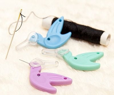 Humming Bird Needle Threader - Image 4